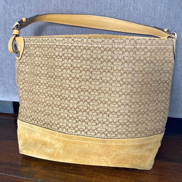 Coach shoulder bag - Picture 1 of 5
